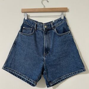 ZARA High-Waisted Denim Shorts – Classic Blue, Size US 4